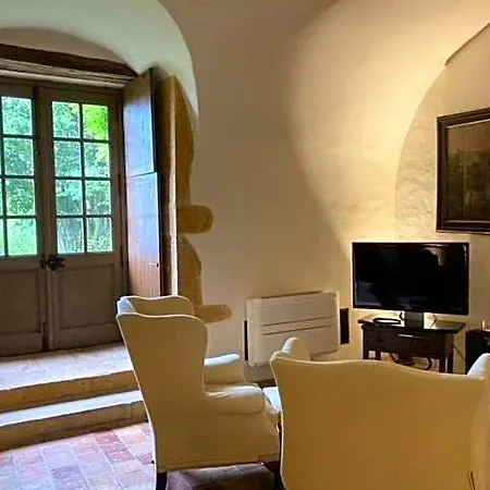 Chateau De Bagnols Отель
