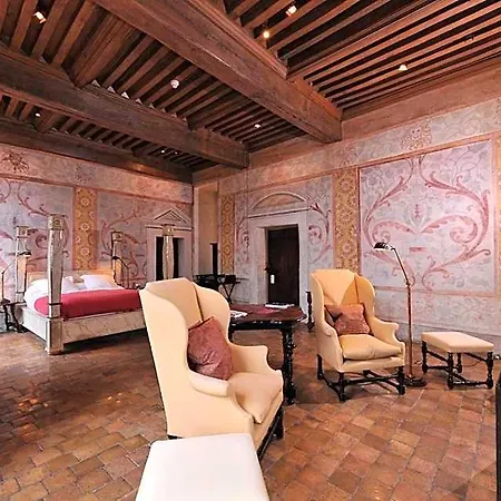 Chateau De Bagnols Moire