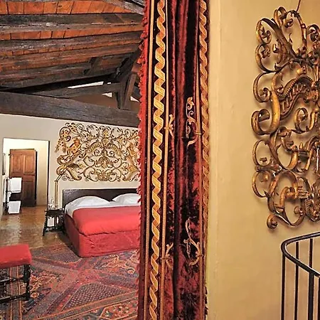 Chateau De Bagnols Отель