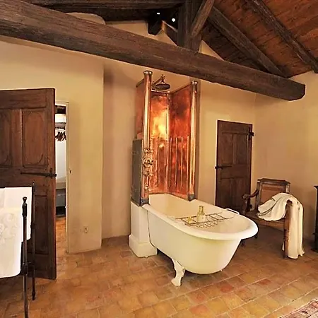 Chateau De Bagnols